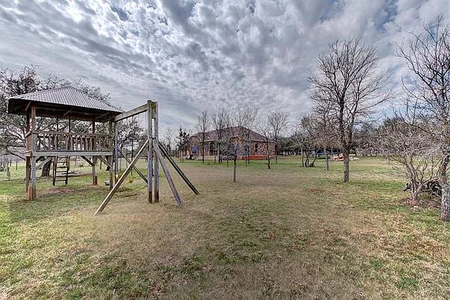 390 Teal Lane