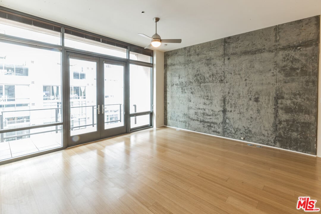 1111 S Grand Ave #1205