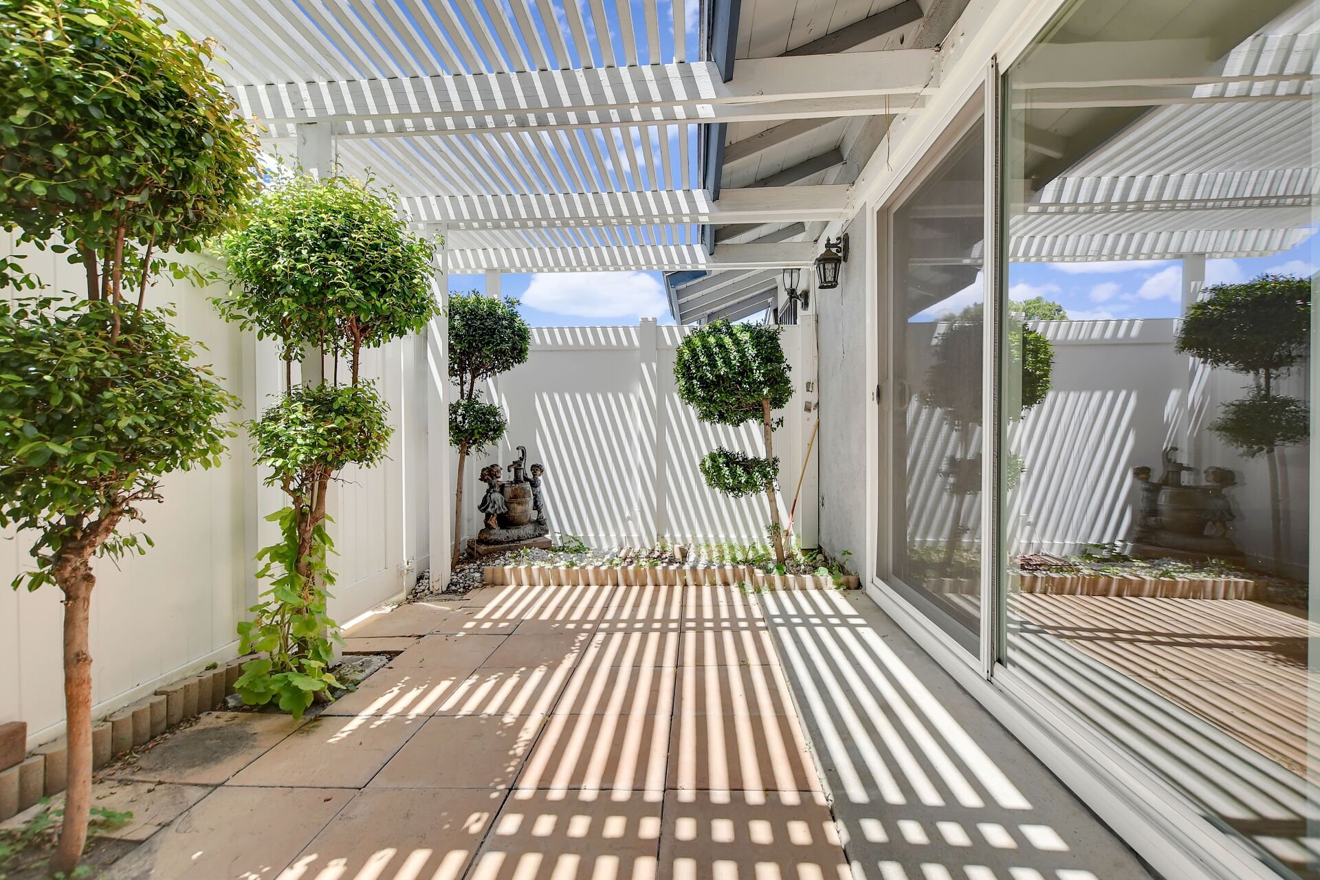 1460 Forest Glen 4