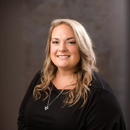 Amanda Faatz Syracuse, NY Real Estate Agent Headshot