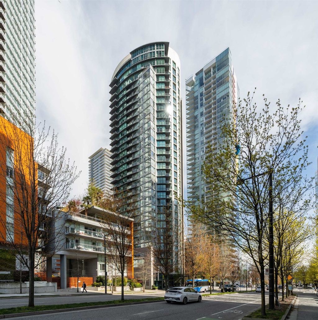 501 Pacific St, #402