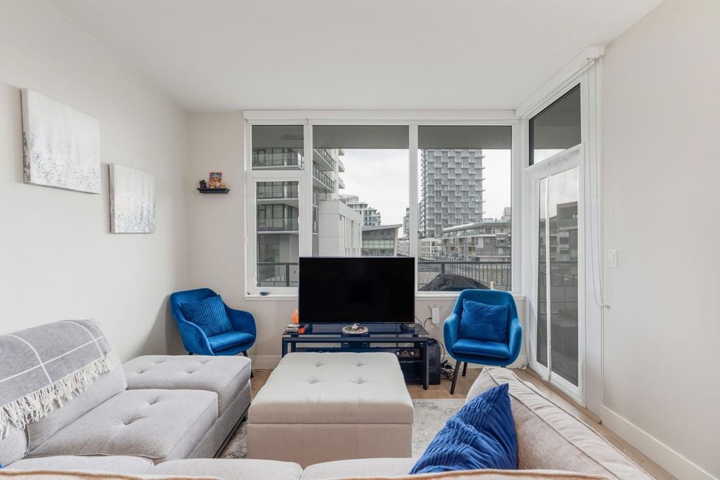 3451 Sawmill Cres, #303