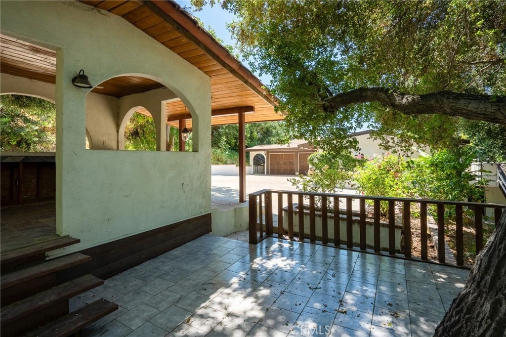 2423 S Buenos Aires Dr