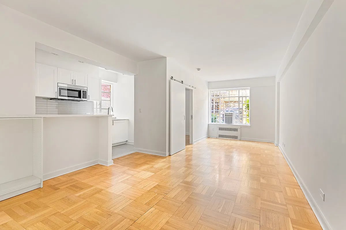 57 Montague St #1I