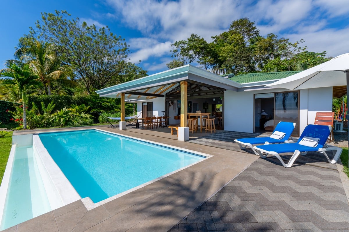  3 Bedroom Stunning Luxury Home Featuring Sweeping Valley & Ocean Views, 5.67 ACRES 