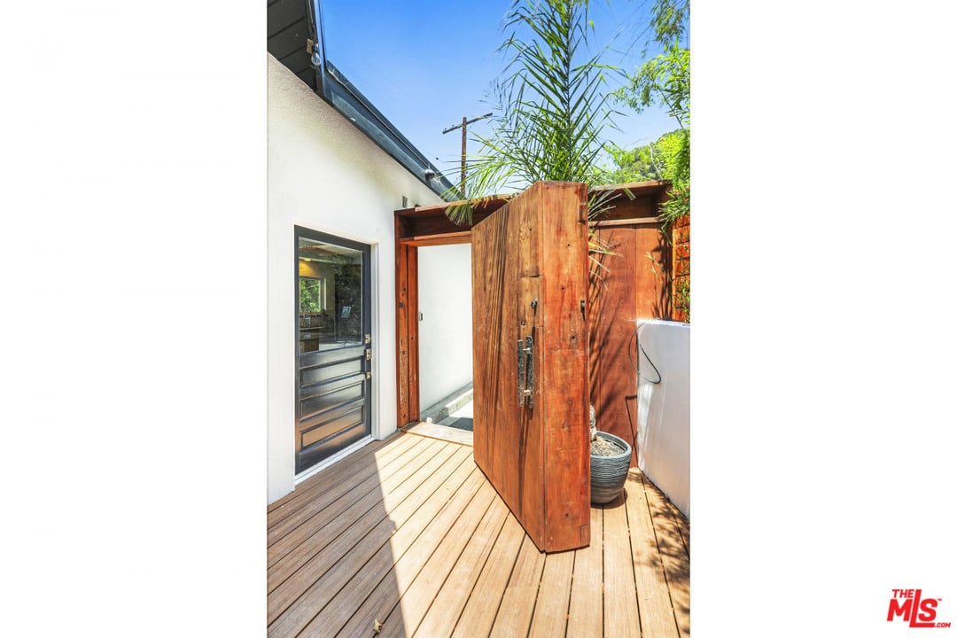 2622 Rinconia Dr