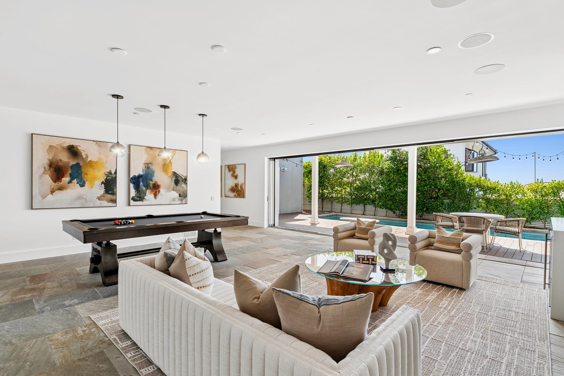 231 Tustin