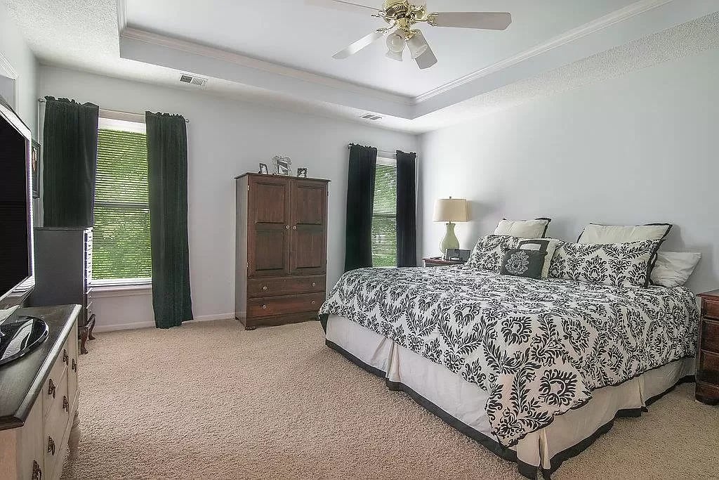 15512 S Kenwood Street