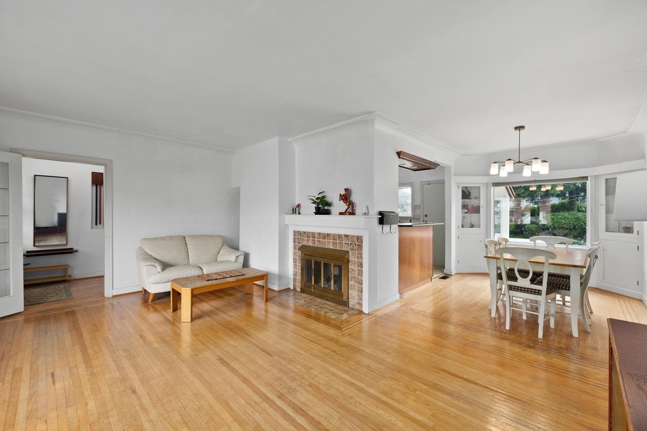 2256 W 18th Ave