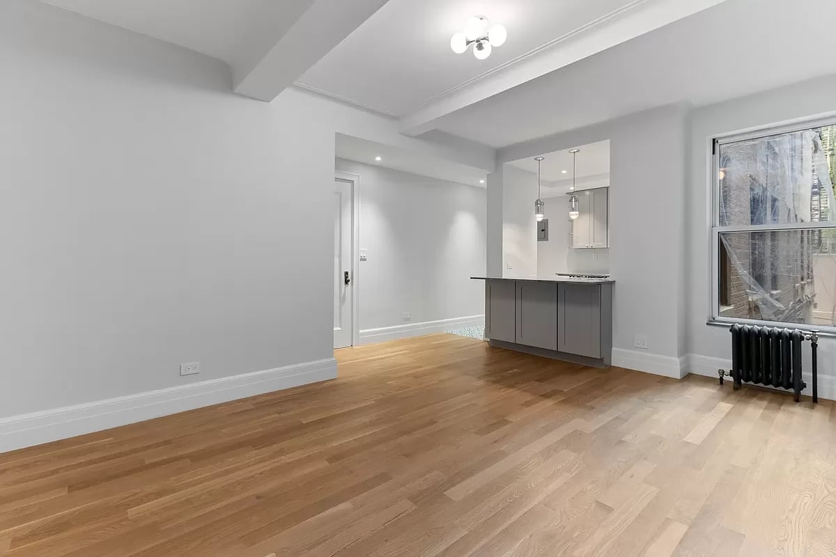 415 Central Park West Unit: 1E