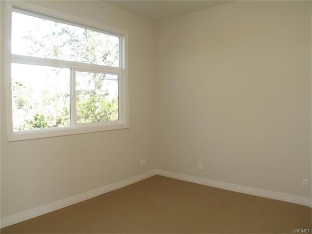 5052 Cahuenga Bl Toluca woods, CA