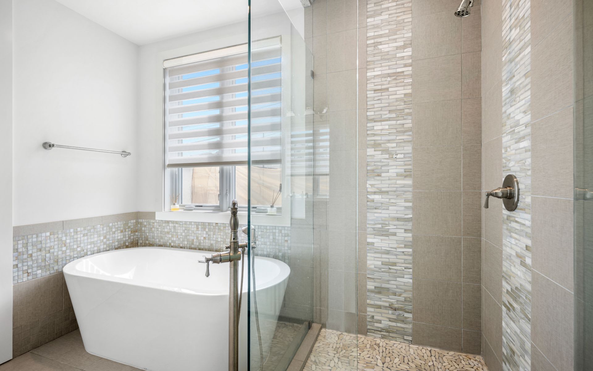 422 Heliotrope Avenue Unit: B