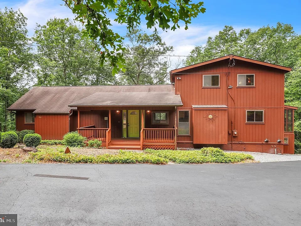 986 Walden Rd