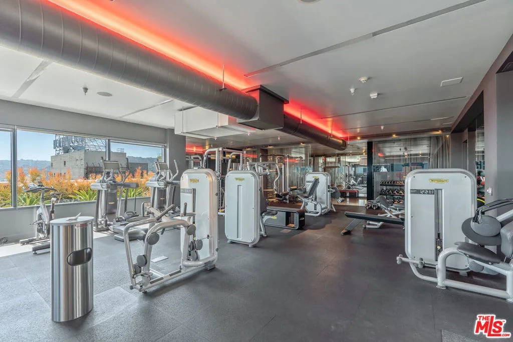 6250 Hollywood Blvd, #7D