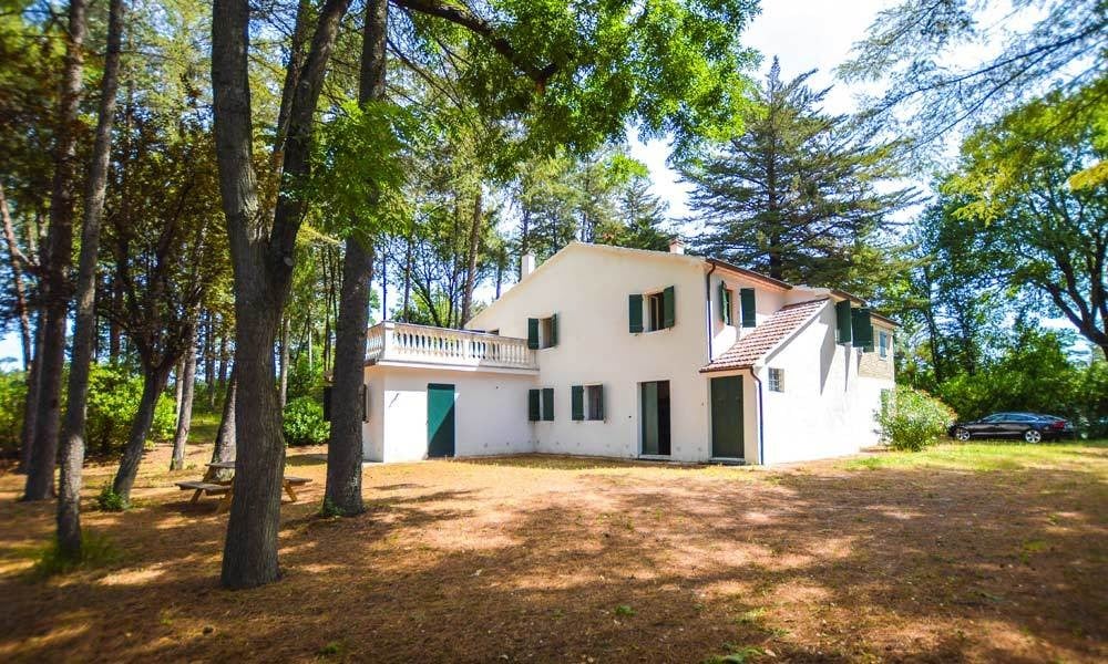 Charming Villa in the Woods of Le Marche