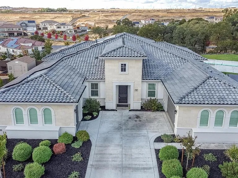 908 Rustic Elm Ct