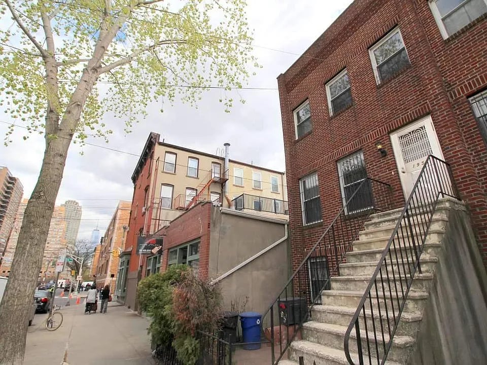 195 York Street Unit: 2