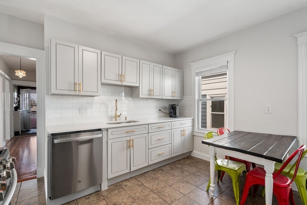 65 Beaumont St, #3