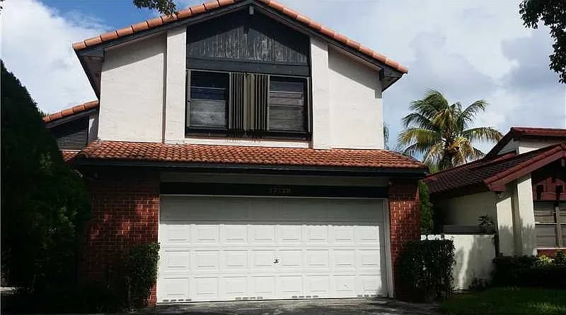 Sold: 17326 NE 63 PL Hialeah FL