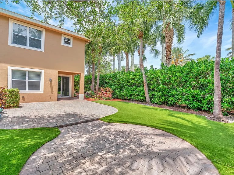 5030 Dulce Ct
