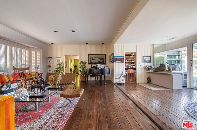 992 Napoli Dr