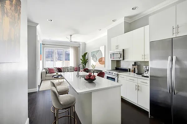 51 Woodhull Street Unit: 1B