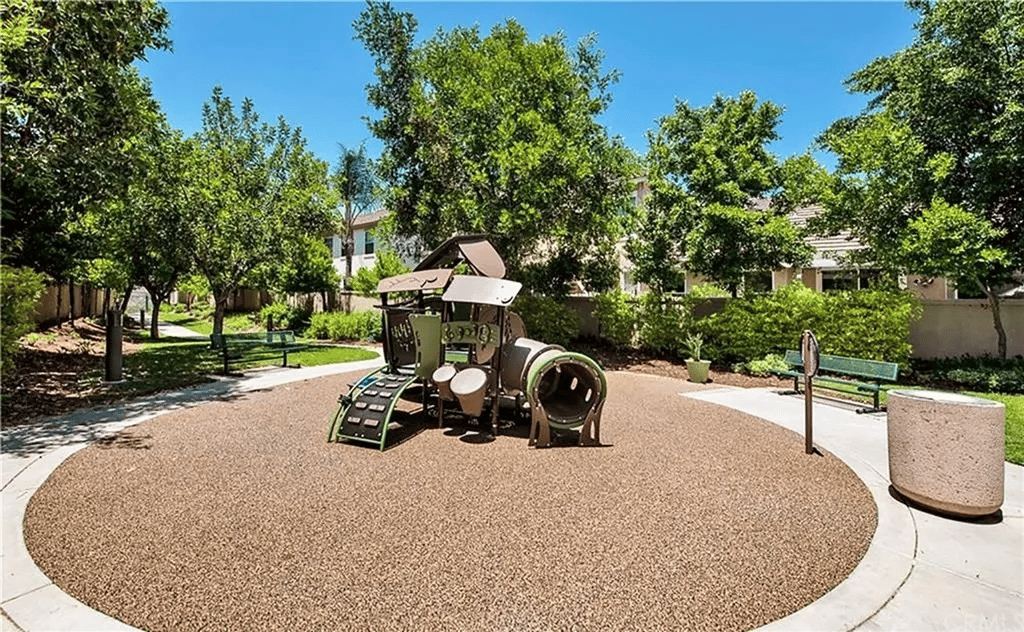 223 Seacountry Ln