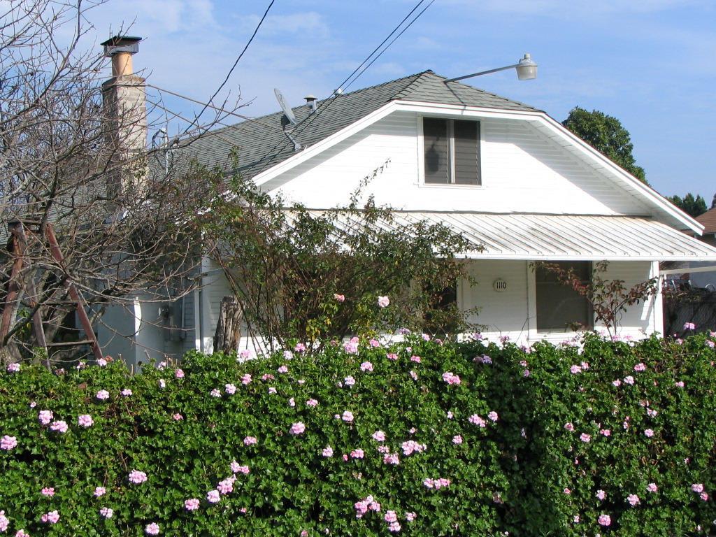 1110 Chino St