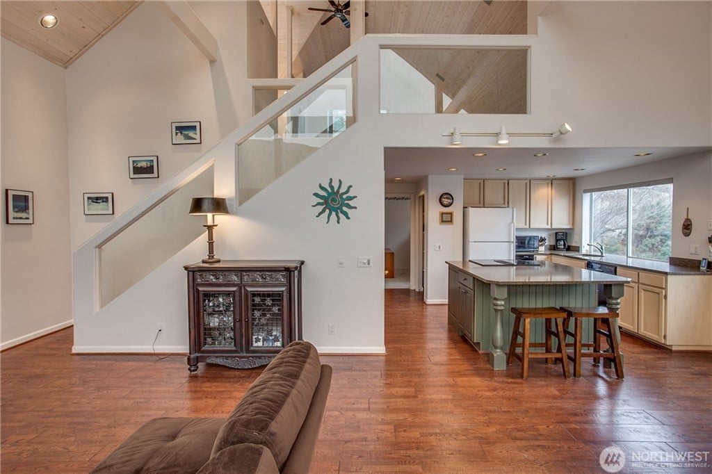 280 W Beach Dr