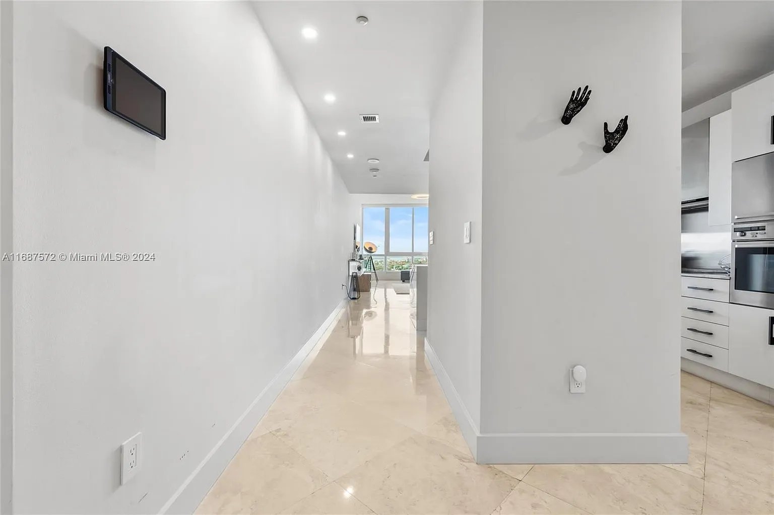 100 S Pointe Dr APT 1603