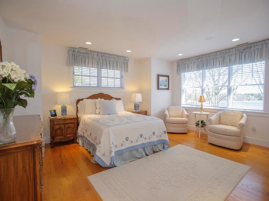 283 Pond Rd