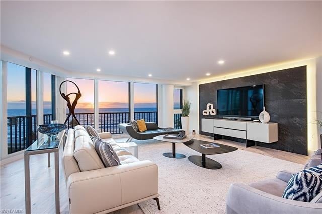 4651 Gulf Shore Blvd N #501