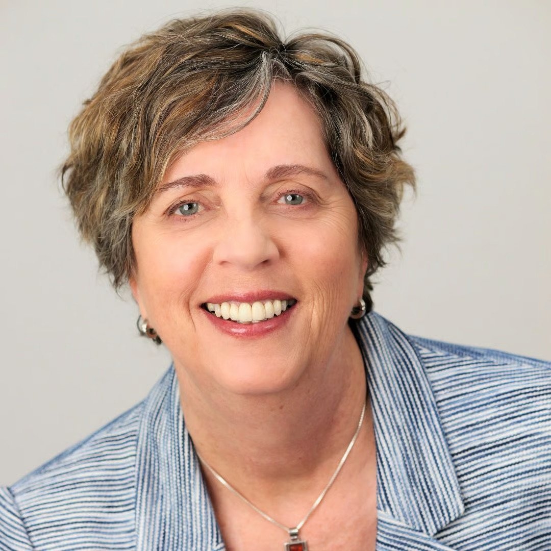 lynn-robertson Berkeley, CA Real Estate Agent Headshot
