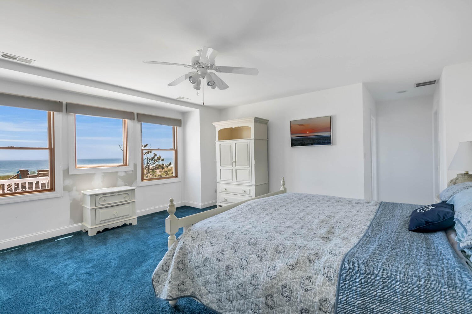 Summer Rental on the Oceanfront with Pool