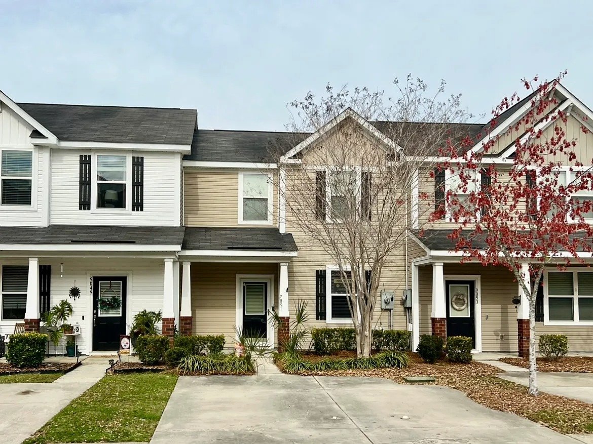 9051 Parlor Dr