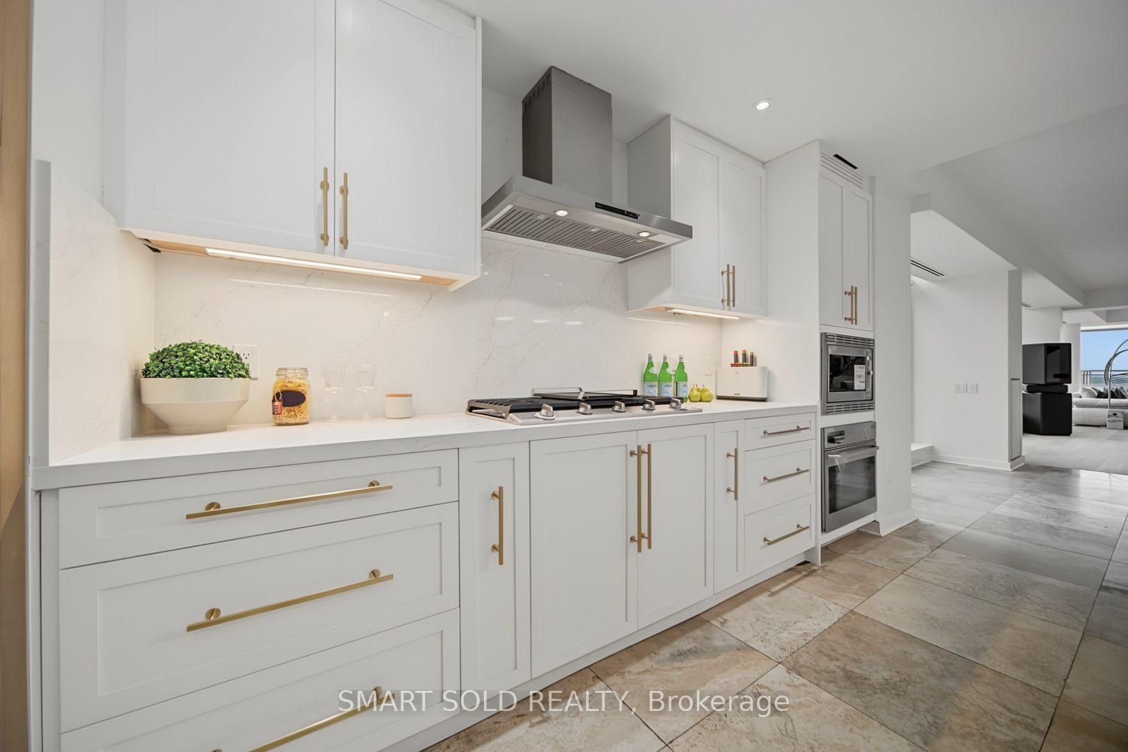 PRESTIGE AT 500 QUEENS QUAY WEST