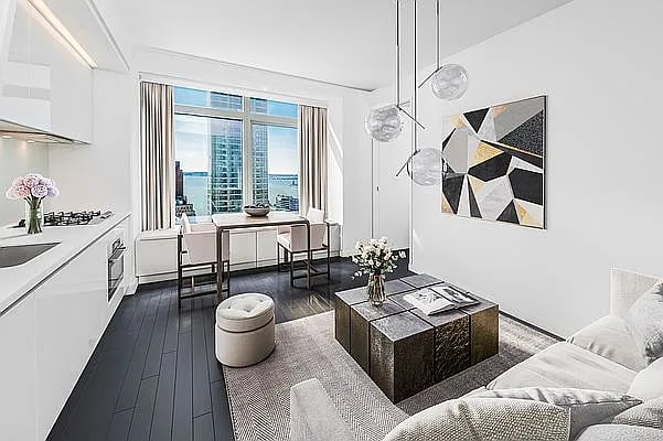 123 Washington St APT: 42H