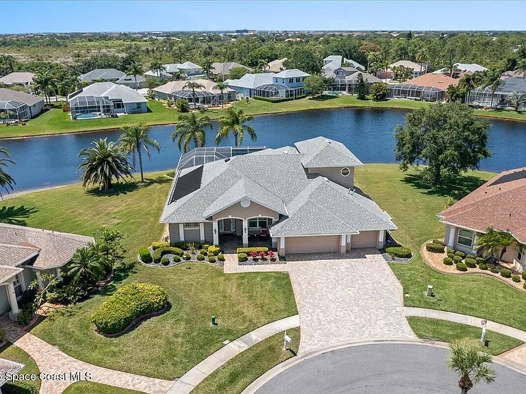 933 Cormorant Ct