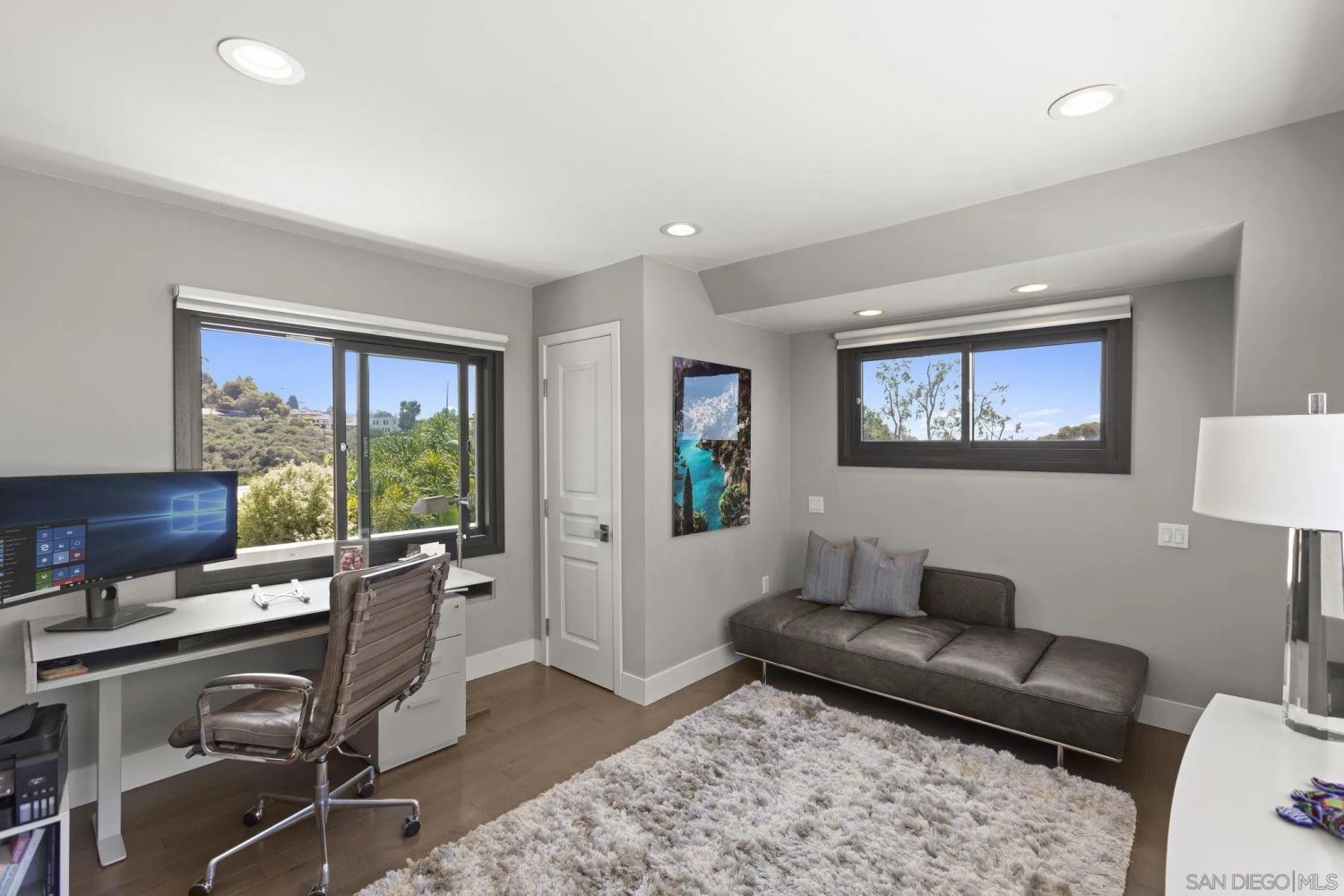 1586 Crespo Dr