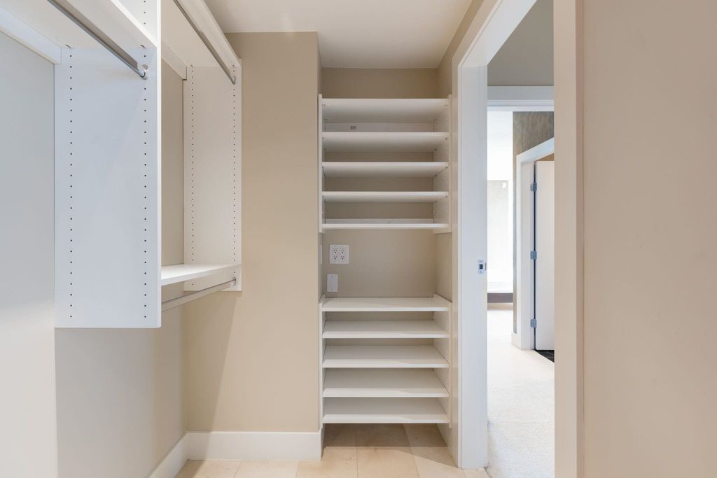 480 Robson St, #1901