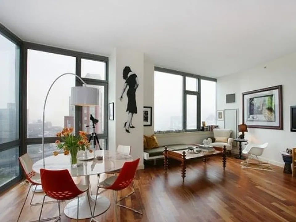 100 Jay St, #26G