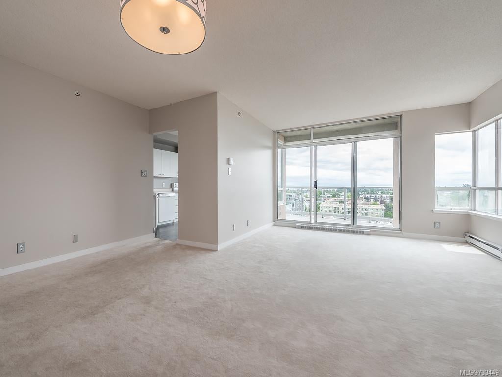 1101-1020 View St