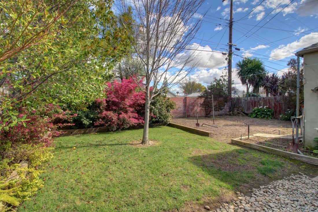 Just listed! Darling Elmhurst home
