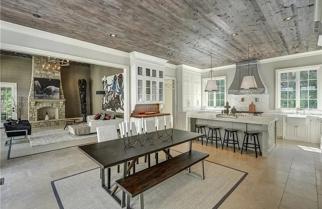 3641 Paces Valley Rd NW