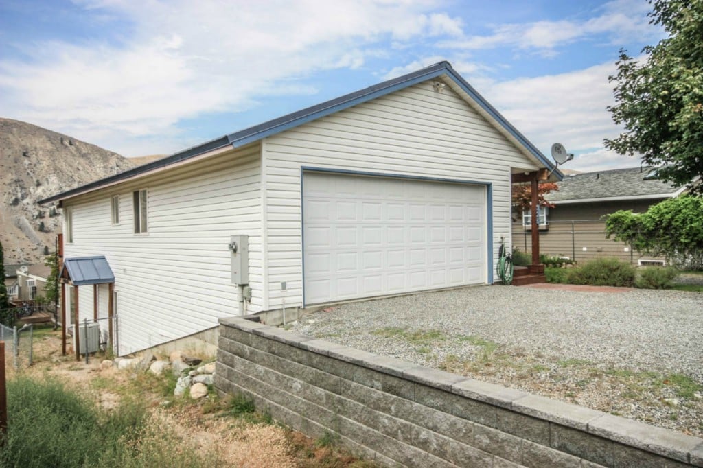 325 W Entiat Dr