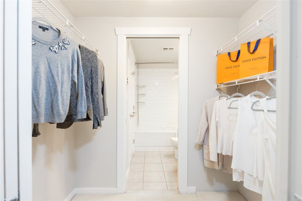15 6th Ave, #135