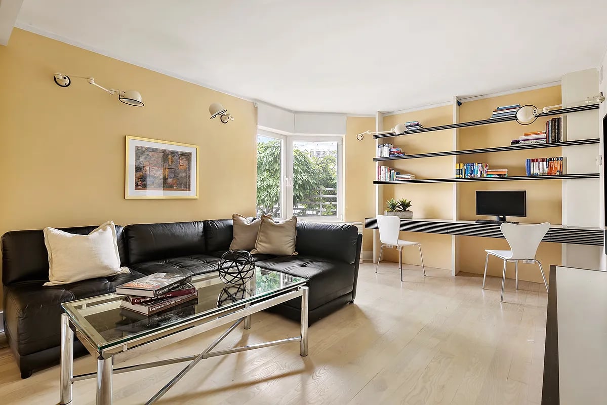 196 E 75th St #18CDE