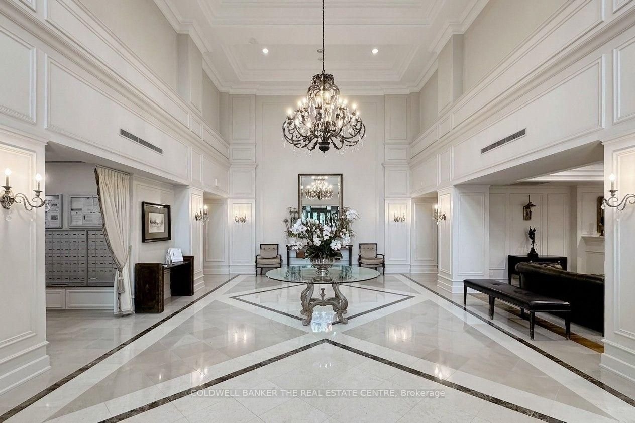 LUXURY LIVING IN NORTH YORK