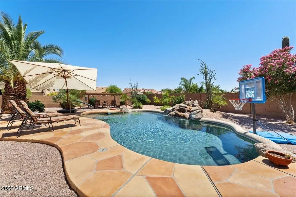 8256 S BLUFF SPRINGS Ct