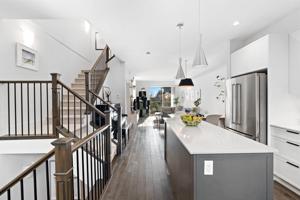 244 E 5th St, #15